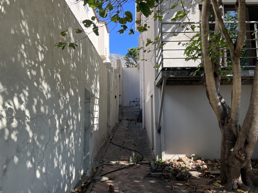 To Let 3 Bedroom Property for Rent in Vredehoek Western Cape